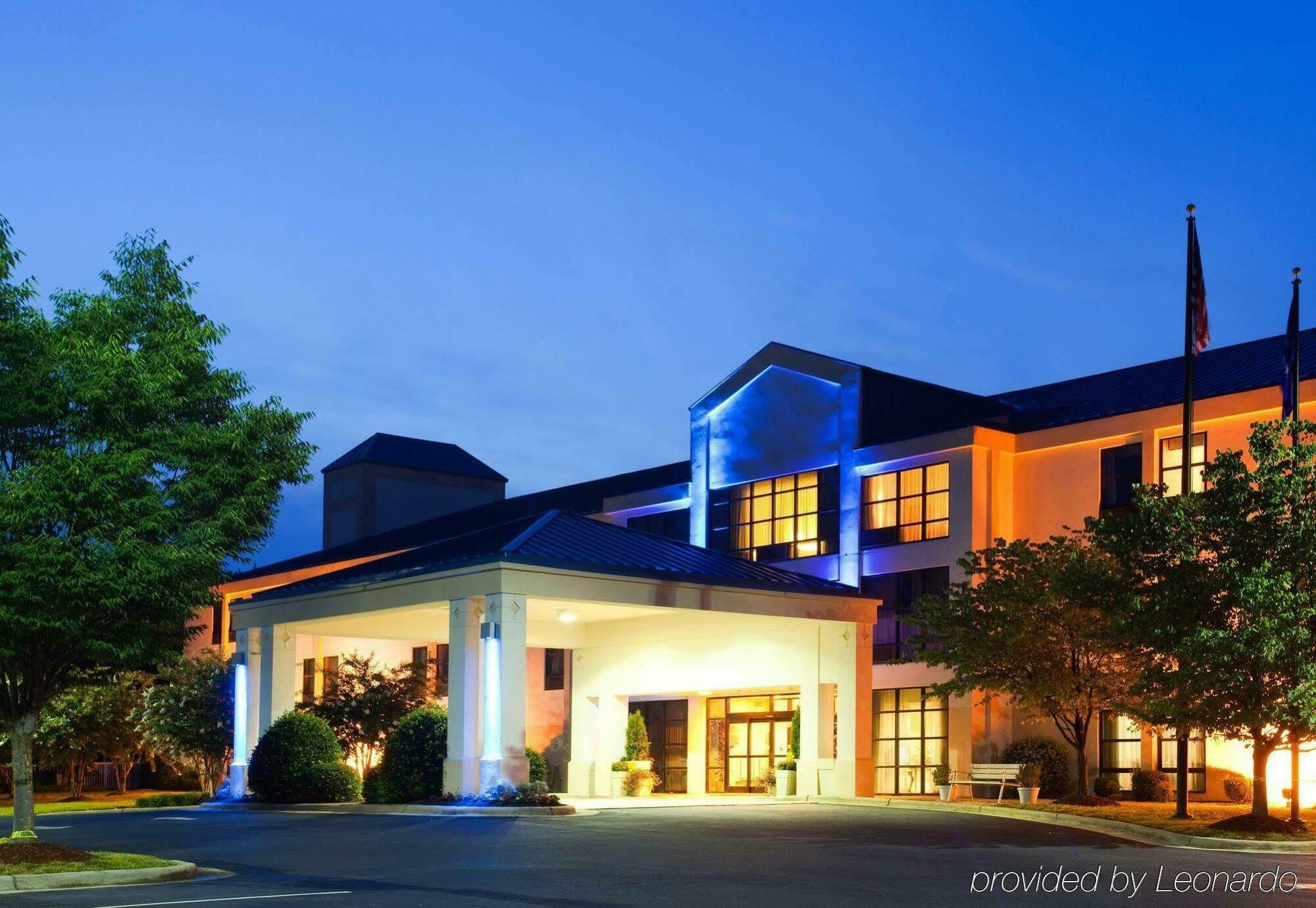 Holiday Inn Express Hillsborough-Durham Area By Ihg Exterior foto