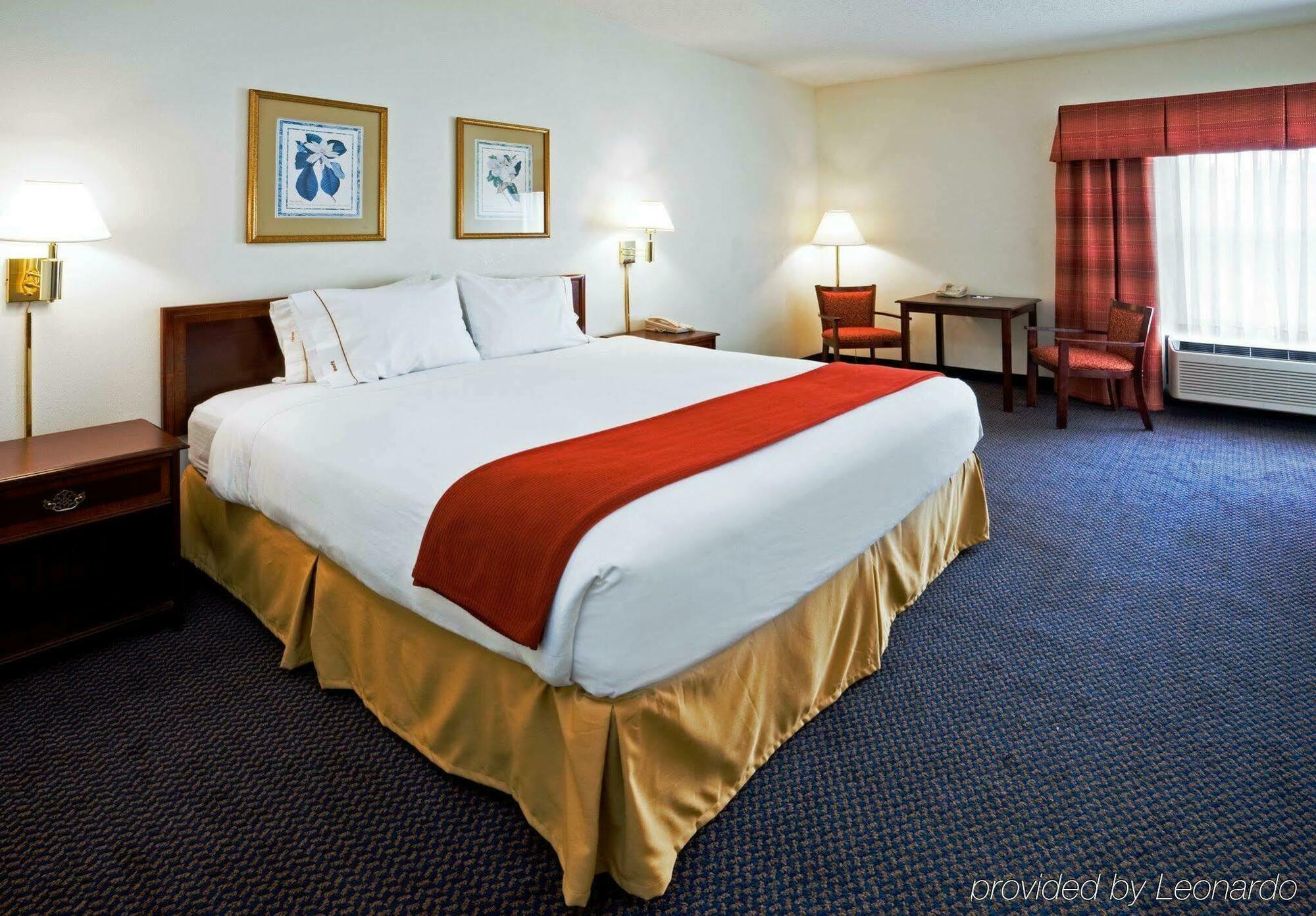 Holiday Inn Express Hillsborough-Durham Area By Ihg Exterior foto