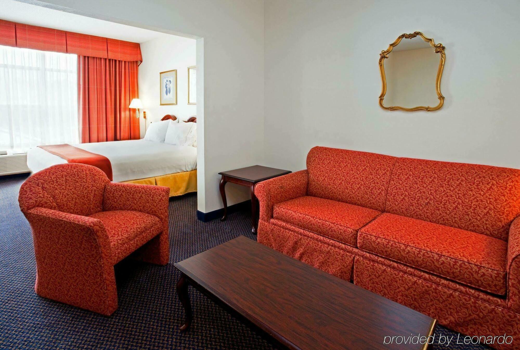 Holiday Inn Express Hillsborough-Durham Area By Ihg Exterior foto